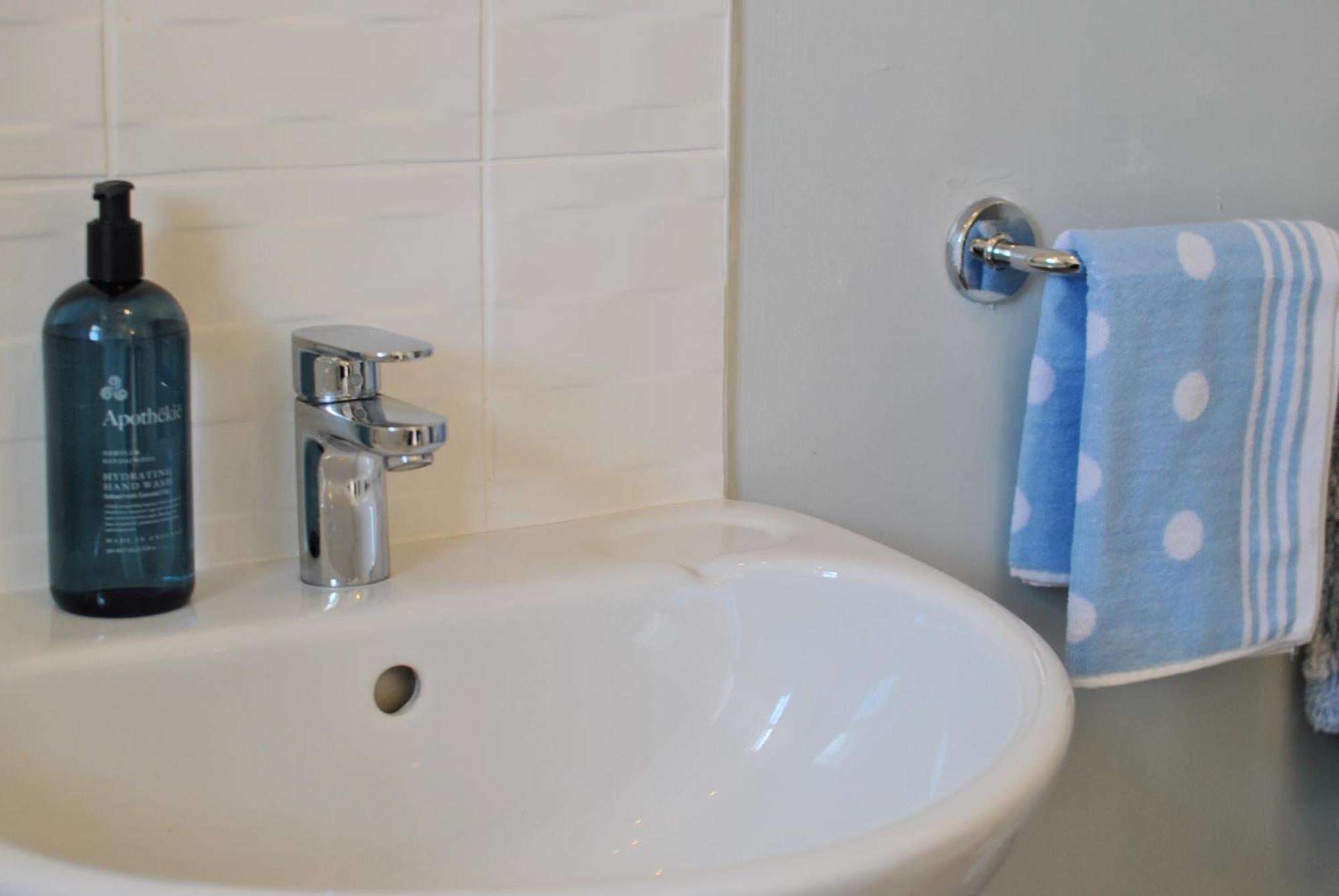 Coorie Cottage- Stylish Townhouse Holiday home