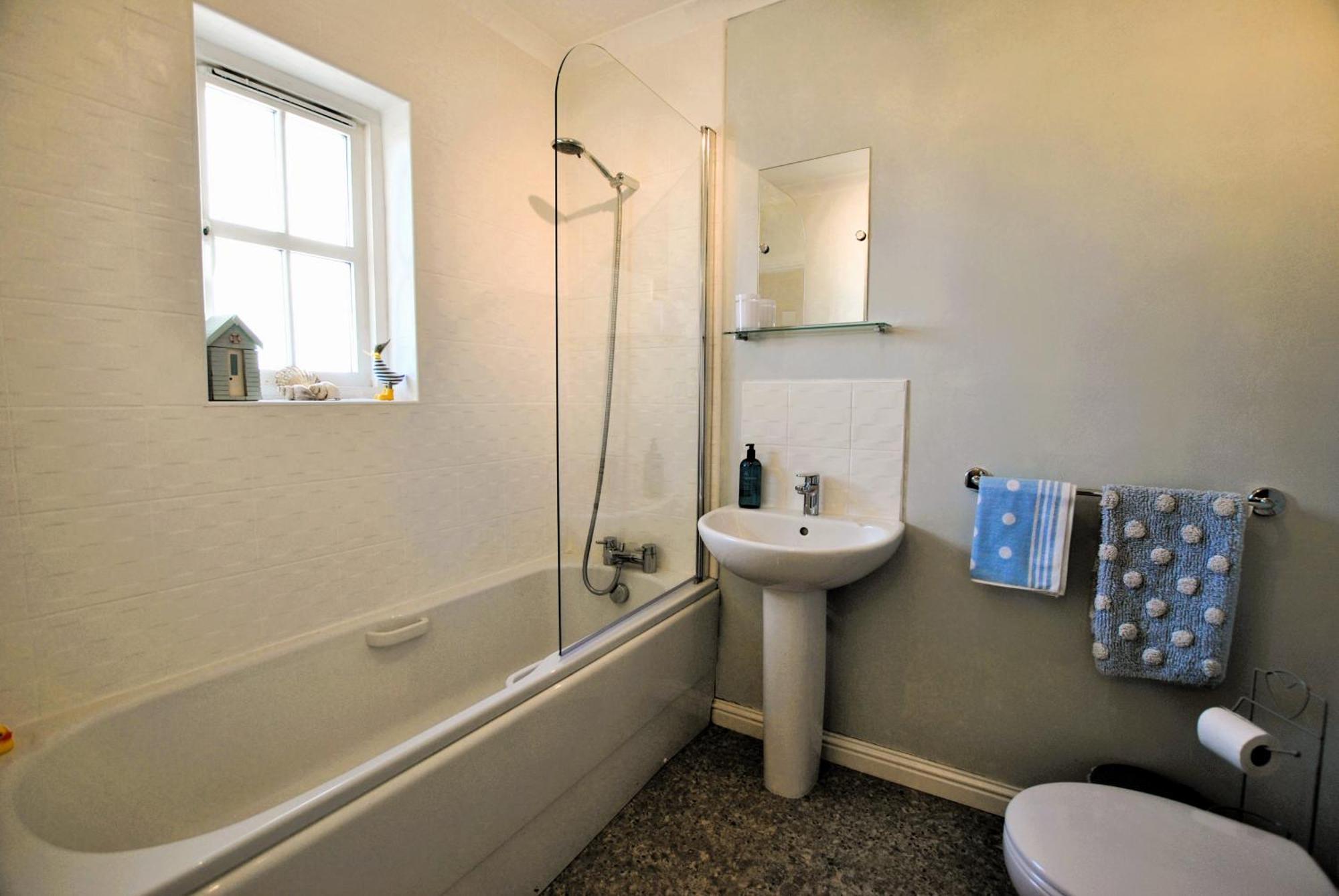 Coorie Cottage- Stylish Townhouse Holiday home *