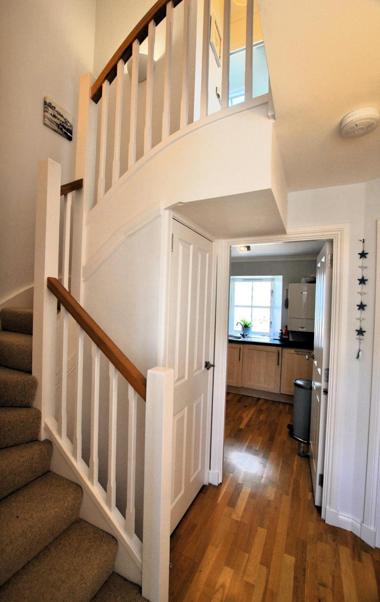 Coorie Cottage- Stylish Townhouse Holiday home *