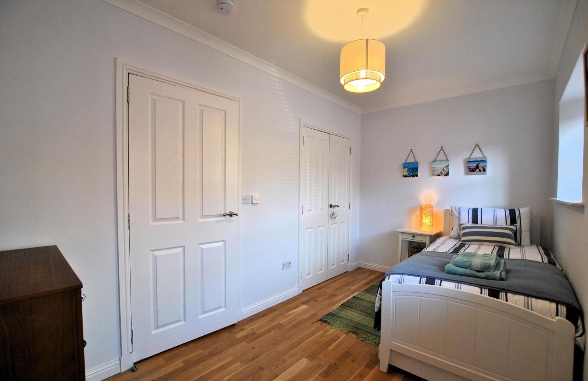 Coorie Cottage- Stylish Townhouse
